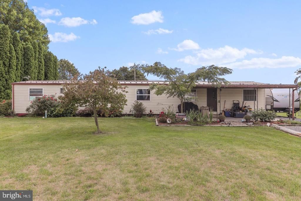 1072 MAYAPPLE DRIVE , SHIPPENSBURG, PA 17257