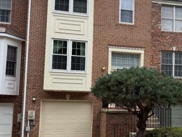 4 CARRIAGE WALK COURT , GAITHERSBURG, MD 20879