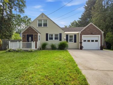 5 Brandon Circle, East Syracuse, NY 13057