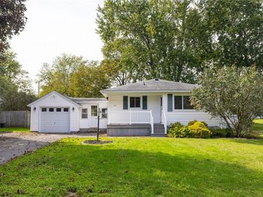 11 Francine Dr Drive, Gates, NY 14606