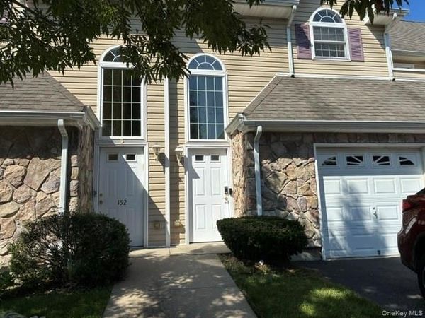 154 Christine Drive , Dix Hills, NY 11746