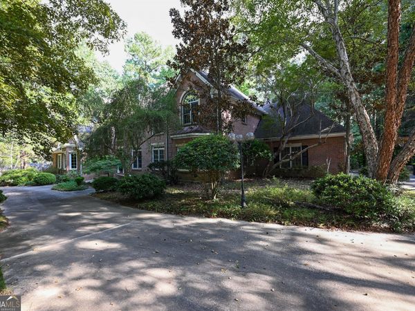 195 Oak Manor, Fayetteville, GA 30214