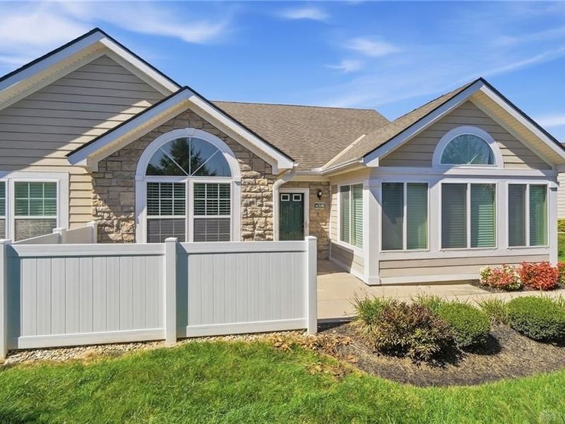 4706 Cobblestone Drive, Tipp City, OH 45371 Photo 1