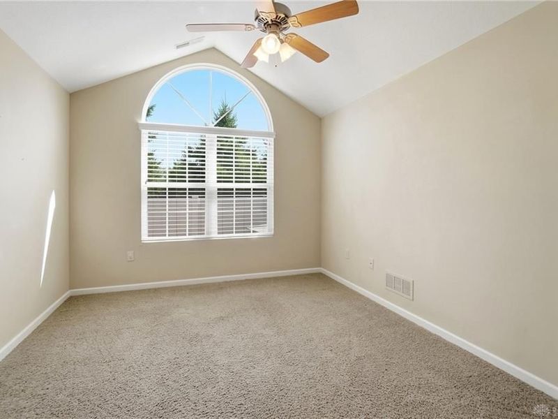 4706 Cobblestone Drive, Tipp City, OH 45371 Photo 14