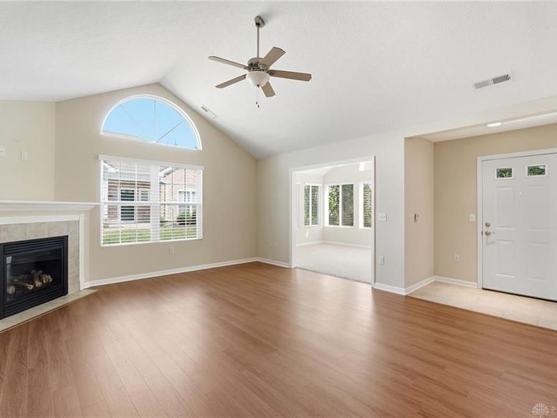 4706 Cobblestone Drive, Tipp City, OH 45371 Photo 8