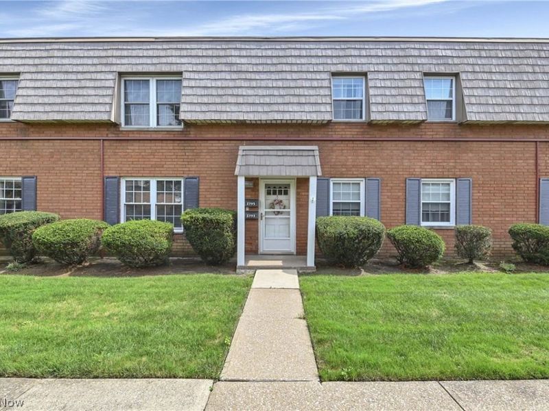 2793 Pease Drive, Unit C303, Rocky River, OH 44116 Photo 1