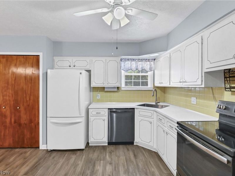 2793 Pease Drive, Unit C303, Rocky River, OH 44116 Photo 12