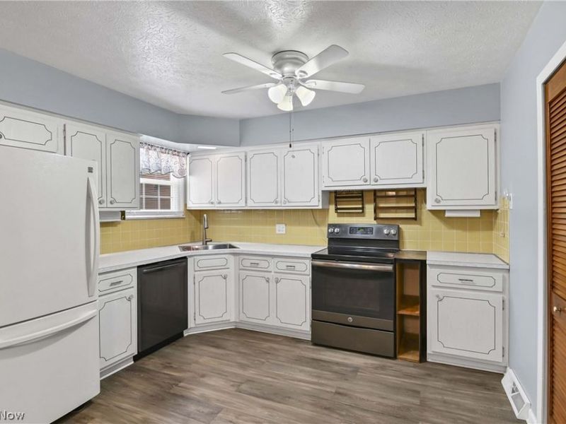 2793 Pease Drive, Unit C303, Rocky River, OH 44116 Photo 13