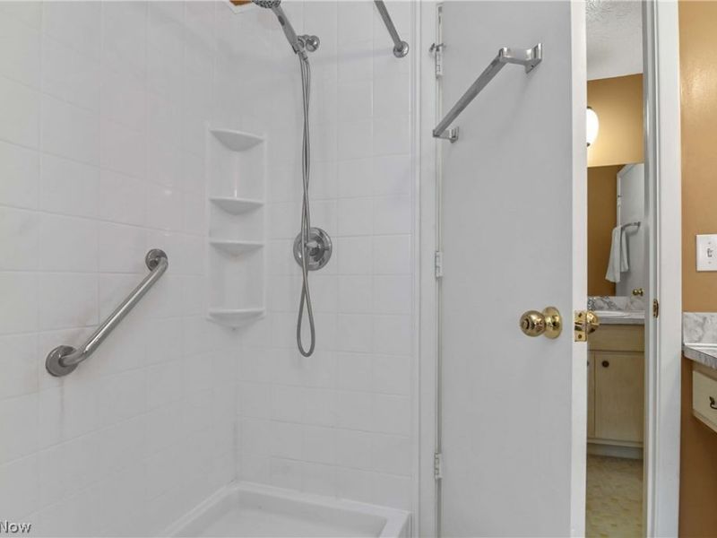 2793 Pease Drive, Unit C303, Rocky River, OH 44116 Photo 23