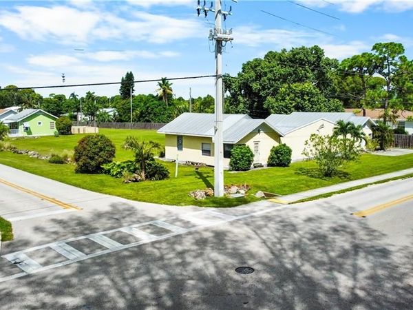 2795 W Francis AVE , NAPLES, FL 34112