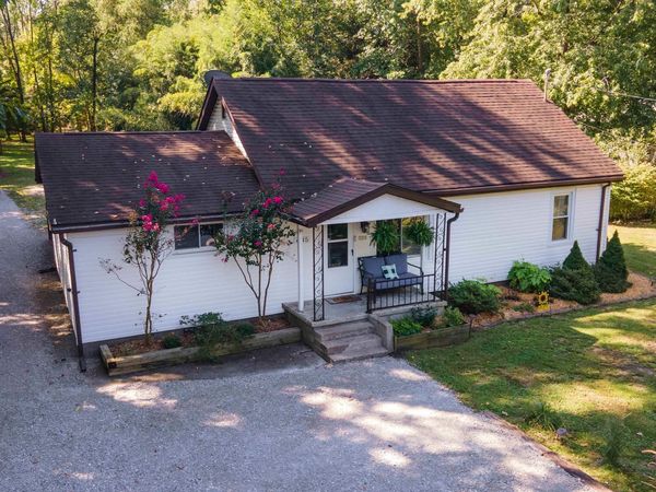 635 CHARLES Road, Carbondale, IL 62901
