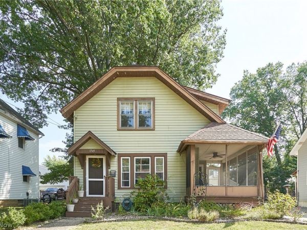 1745 9th Street , Cuyahoga Falls, OH 44221