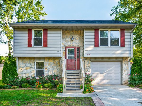 308 Glenbrook Drive , Seymour, IN 47274