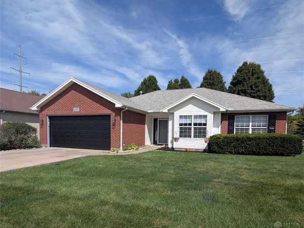 107 Settlers Trail, Englewood, OH 45322