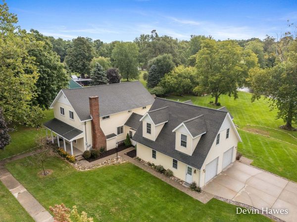 910 S Clay Street, Greenville, MI 48838