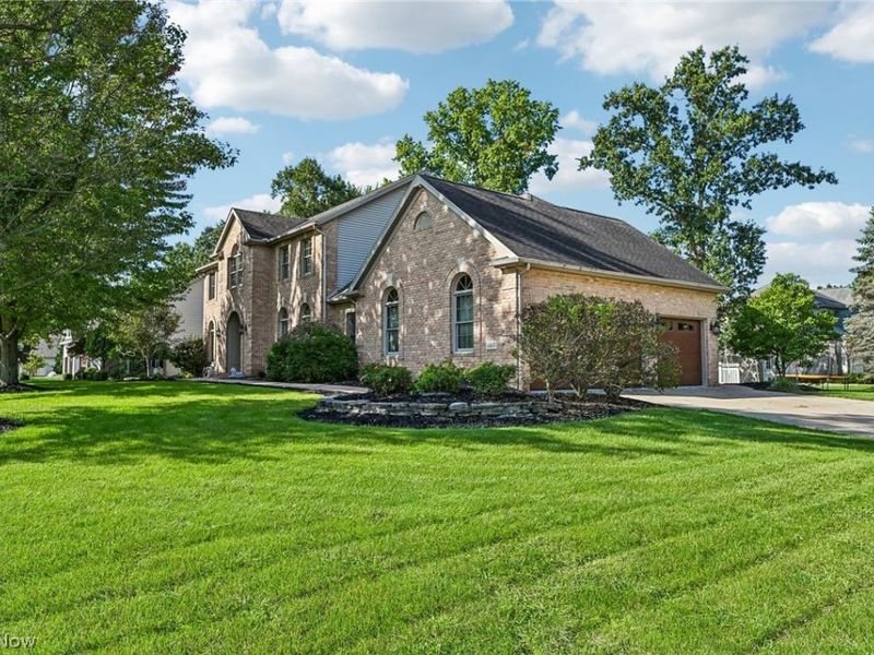2905 Cedarwood Drive, Alliance, OH 44601 Photo 2