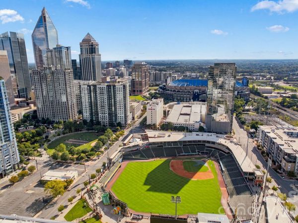 333 W Trade Street , Charlotte, NC 28202