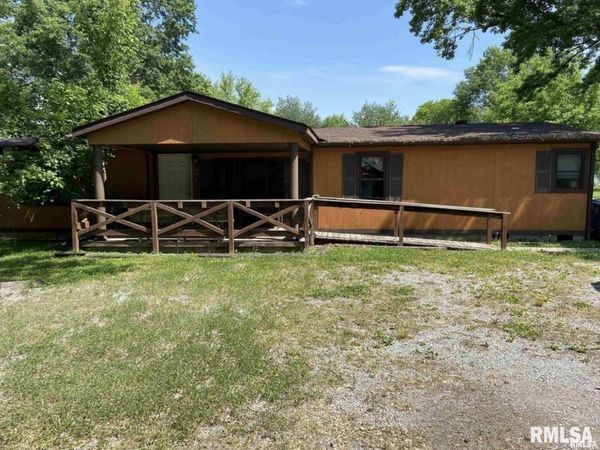 406 E DOUGLAS Street, DeSoto, IL 62924