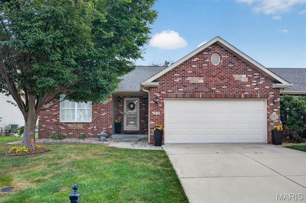 2076 Briarbend Court, Maryville, IL 62062 Main Photo