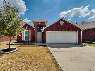 4836 Park Brook Drive, Fort Worth, TX 76137