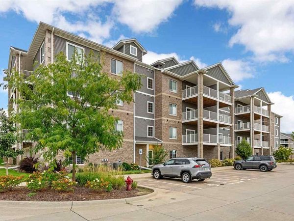 2871 Spring Rose Circle, Unit 304, Coralville, IA 52241