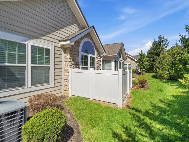 4706 Cobblestone Drive, Tipp City, OH 45371 Photo 3