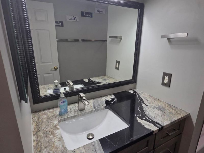 5225 Wolf Run , Columbus, OH 43230 Photo 16