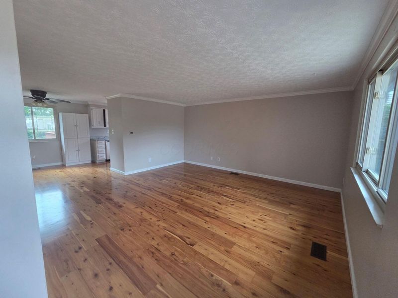 5225 Wolf Run , Columbus, OH 43230 Photo 2
