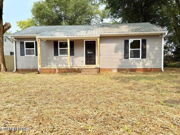 2527 Marshall St, Maryville, TN 37804