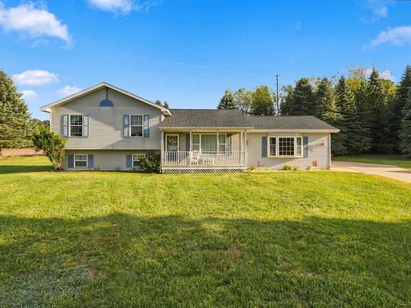 2005 Holland Circle, Traverse City, MI 49685
