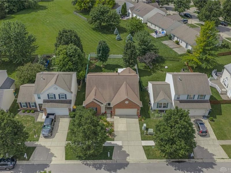 365 W Pugh Drive, Springboro, OH 45066 Photo 2