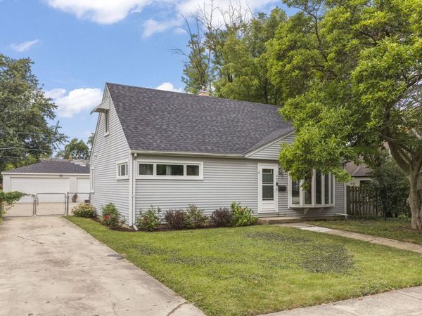 440 N Craig Place , Lombard, IL 60148