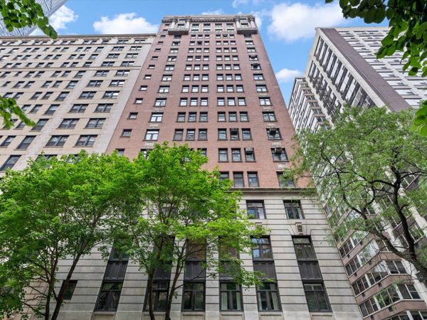 222 E Chestnut Street , Unit 6B, Chicago, IL 60611