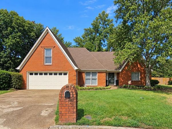 8762 W BREDBURY CV, Memphis, TN 38016