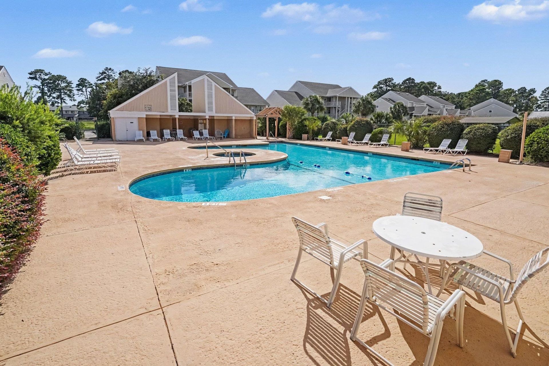 1025 Plantation Dr. W Photo 29