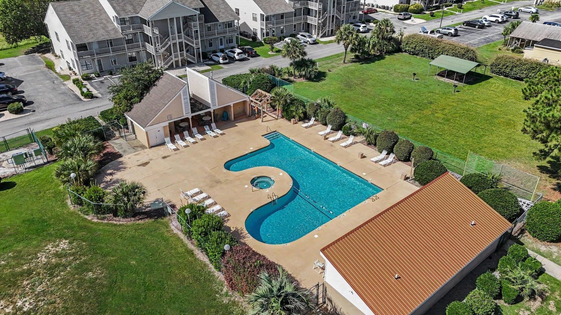 1025 Plantation Dr. W Photo 4