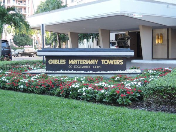 90 Edgewater Dr , Unit PH25, Coral Gables, FL 33133