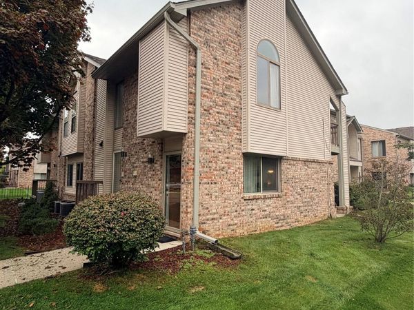 42779 Lilley Pointe Drive, Canton Township, Mi 48187