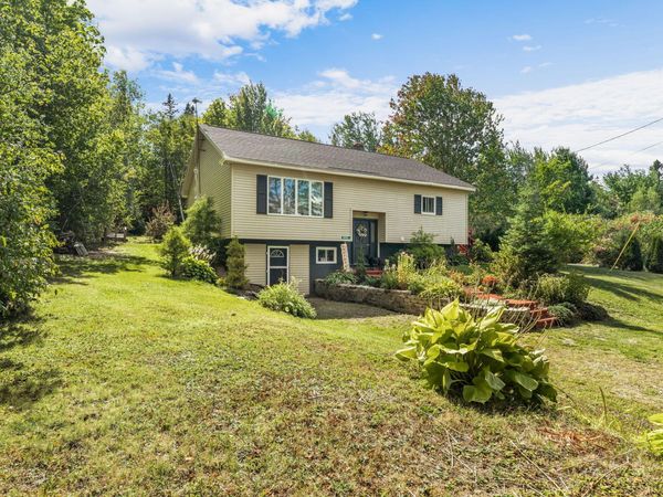 2093 Kennebec Road , Newburgh, ME 04444