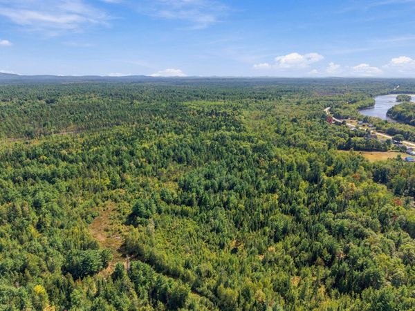 639 Main Road , Passadumkeag, ME 04475