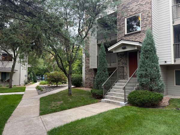 2120 Ridge Drive, Unit 31, Saint Louis Park, MN 55416
