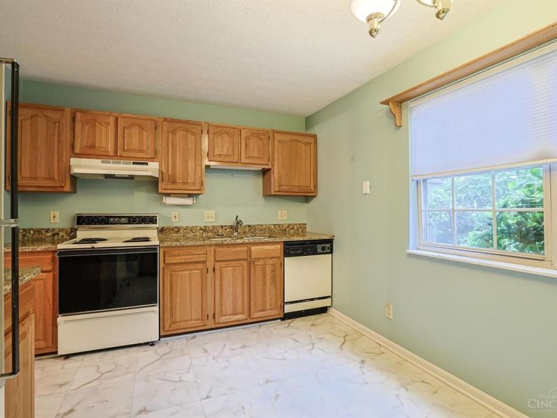219 Morgans Way, Unit 34, Harrison, OH 45030 Photo 12