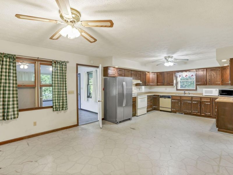 6409 Winchester Southern Road, Stoutsville, OH 43154 Photo 16