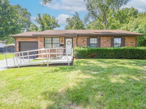 47 Belle Crest Drive , Belleville, IL 62221