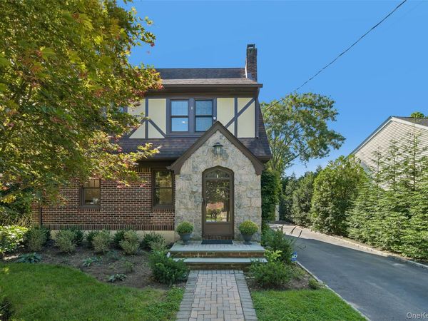 206 Glenmore Street , East Williston, NY 11596