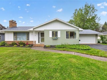 105 Pine Tree Lane , Rochester, NY 14617