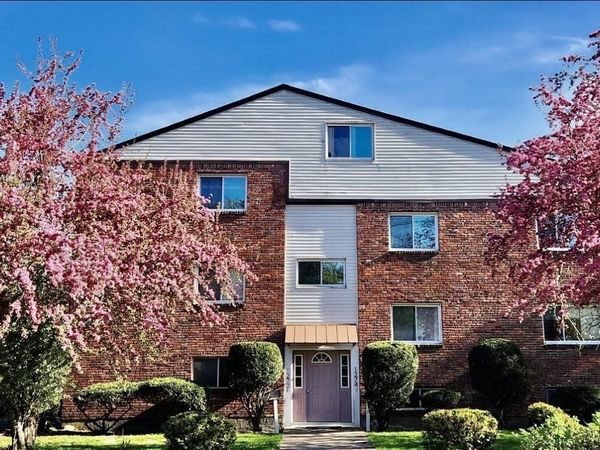 1274 Beacon, Unit 2, Newton, MA 02468