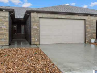 10337 Wayborough Lane, Lincoln, NE 68527