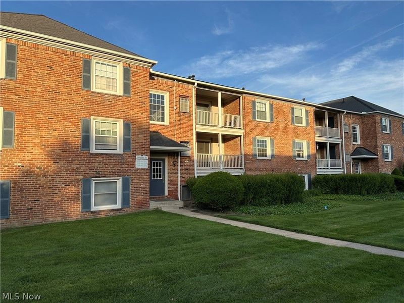 2212 Glouchester Drive, Lyndhurst, OH 44124 Photo 5