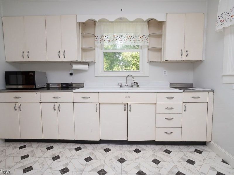 26240 Pettibone Road, Bedford, OH 44146 Photo 8